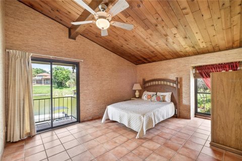 Condo in Altamonte Springs, Florida, 2 bedrooms № 2198782 - photo 15
