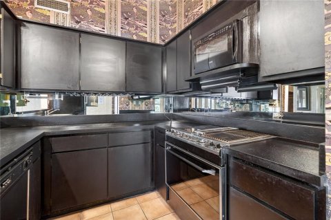 Condo in Altamonte Springs, Florida, 2 bedrooms № 2198782 - photo 12