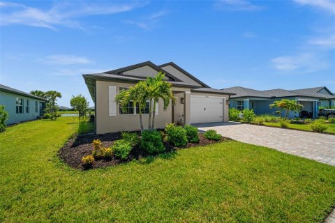 House in Punta Gorda, Florida 3 bedrooms, 178.47 sq.m. № 2259484 - photo 3