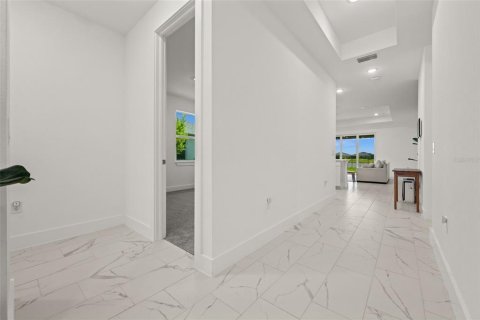 House in Punta Gorda, Florida 3 bedrooms, 178.47 sq.m. № 2259484 - photo 5