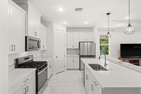 House in Punta Gorda, Florida 3 bedrooms, 178.47 sq.m. № 2259484 - photo 6