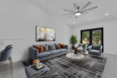 Купить коммерческую недвижимость в Лихай-Эйкерс, Флорида № 1948845 - фото 11