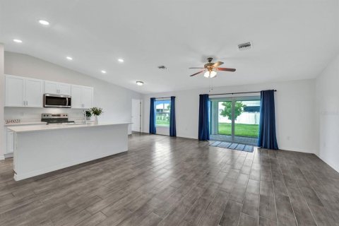 Casa en venta en Cape Coral, Florida, 4 dormitorios, 153.29 m2 № 1907830 - foto 2