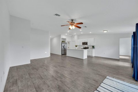 Casa en venta en Cape Coral, Florida, 4 dormitorios, 153.29 m2 № 1907830 - foto 9