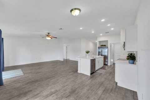 Casa en venta en Cape Coral, Florida, 4 dormitorios, 153.29 m2 № 1907830 - foto 12