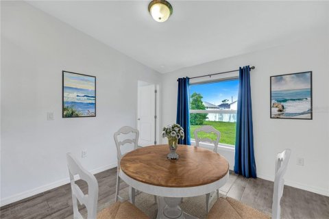 Casa en venta en Cape Coral, Florida, 4 dormitorios, 153.29 m2 № 1907830 - foto 13