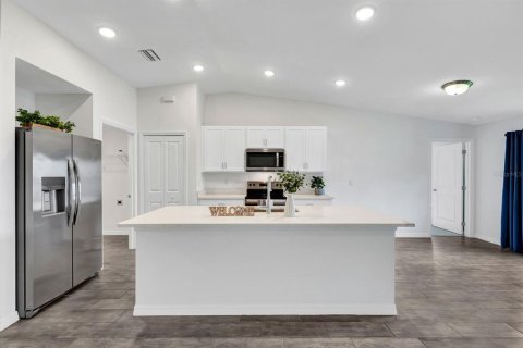 Casa en venta en Cape Coral, Florida, 4 dormitorios, 153.29 m2 № 1907830 - foto 3