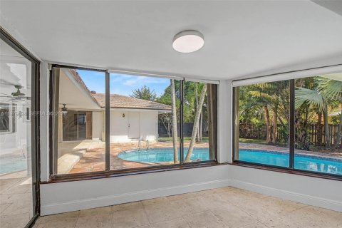 House in Miami, Florida 4 bedrooms, 253.62 sq.m. № 2045325 - photo 14