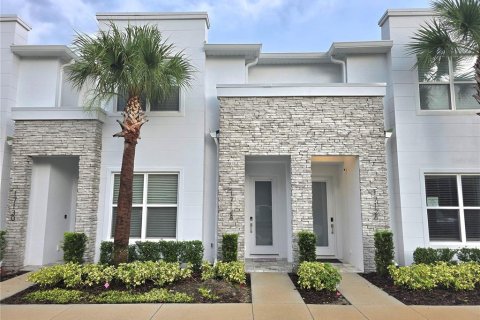 Adosado en alquiler en Clermont, Florida, 3 dormitorios, 172.05 m2 № 1825354 - foto 1