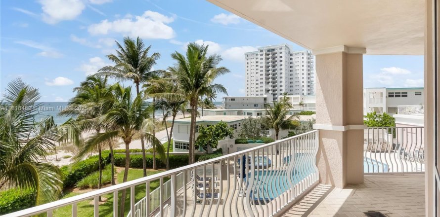 Condominio en Lauderdale-by-the-Sea, Florida, 3 dormitorios № 2033121