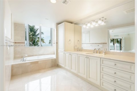 Condominio en venta en Lauderdale-by-the-Sea, Florida, 3 dormitorios, 371.89 m2 № 2033121 - foto 15