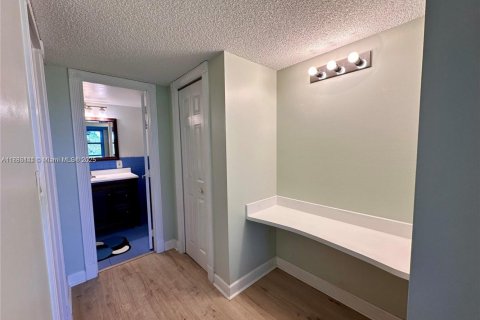Condo in Pompano Beach, Florida, 1 bedroom  № 1953402 - photo 5