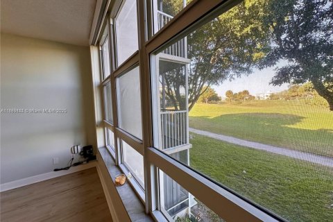 Condo in Pompano Beach, Florida, 1 bedroom  № 1953402 - photo 6