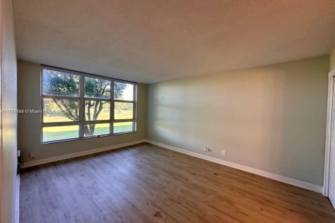 Condo in Pompano Beach, Florida, 1 bedroom  № 1953402 - photo 9