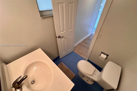 Condo in Pompano Beach, Florida, 1 bedroom  № 1953402 - photo 20