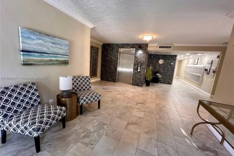 Condo in Pompano Beach, Florida, 1 bedroom  № 1953402 - photo 24