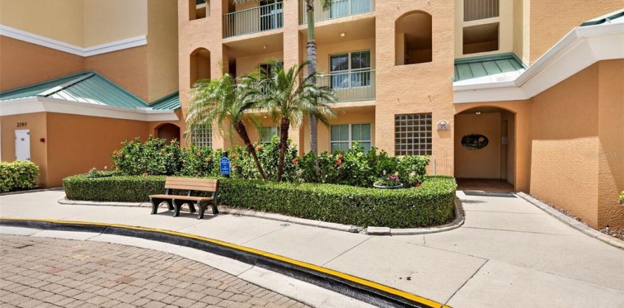 Condo in Punta Gorda, Florida, 2 bedrooms  № 2099436