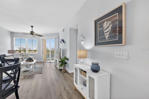 Condo in Punta Gorda, Florida, 2 bedrooms  № 2099436 - photo 10