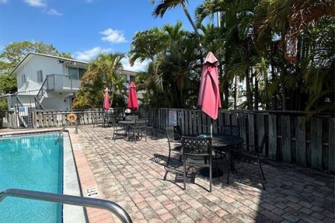Condo in Fort Lauderdale, Florida, 1 bedroom  № 1210499 - photo 1
