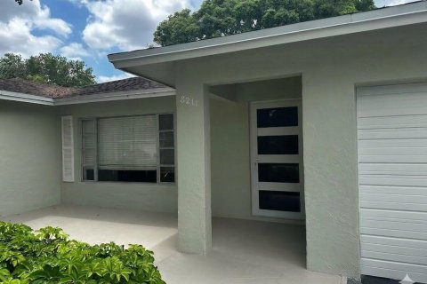 Casa en venta en Tamarac, Florida, 2 dormitorios, 151.34 m2 № 2176580 - foto 3