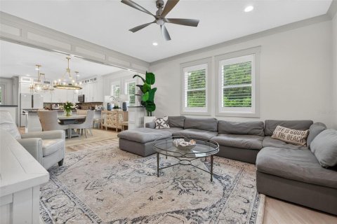Villa ou maison à louer à Tampa, Floride: 3 chambres, 162.3 m2 № 1910140 - photo 2