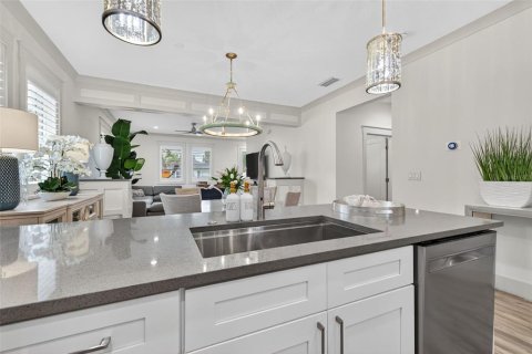 Villa ou maison à louer à Tampa, Floride: 3 chambres, 162.3 m2 № 1910140 - photo 12