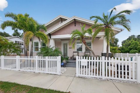 Villa ou maison à louer à Tampa, Floride: 3 chambres, 162.3 m2 № 1910140 - photo 1