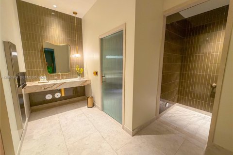 Condo in Miami, Florida, 1 bedroom  № 2087130 - photo 28