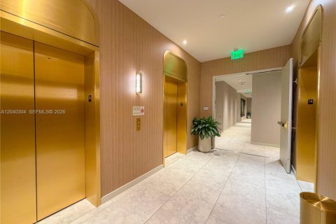 Condo in Miami, Florida, 1 bedroom  № 2087130 - photo 4
