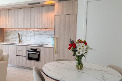 Condo in Miami, Florida, 1 bedroom  № 2087130 - photo 6