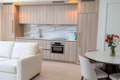 Condo in Miami, Florida, 1 bedroom  № 2087130 - photo 7