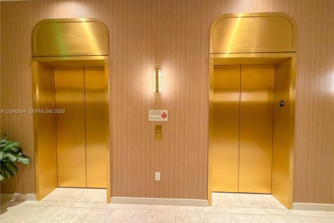 Condo in Miami, Florida, 1 bedroom  № 2087130 - photo 27