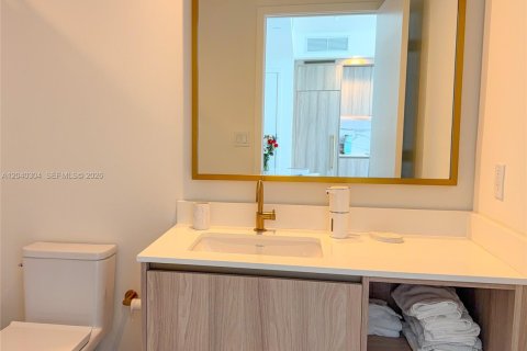 Condo in Miami, Florida, 1 bedroom  № 2087130 - photo 25