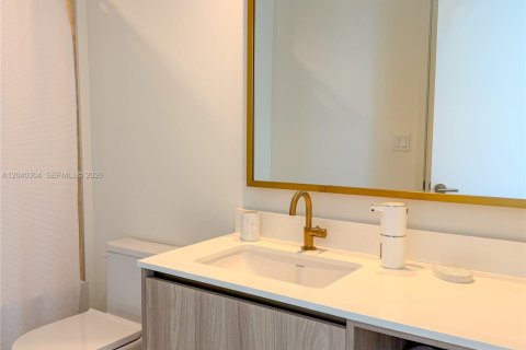 Condo in Miami, Florida, 1 bedroom  № 2087130 - photo 23