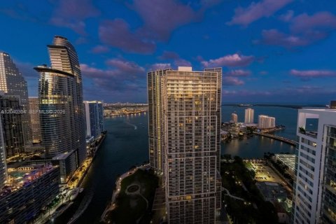 Condo in Miami, Florida, 1 bedroom  № 2087130 - photo 15