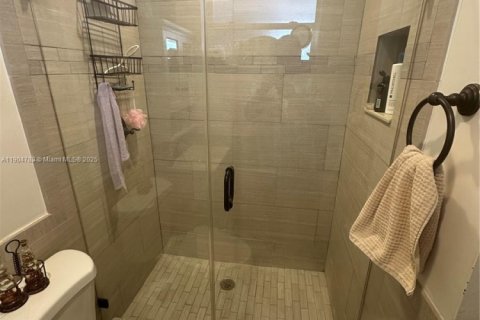 House in Hollywood, Florida 3 bedrooms, 106.84 sq.m. № 1963550 - photo 10