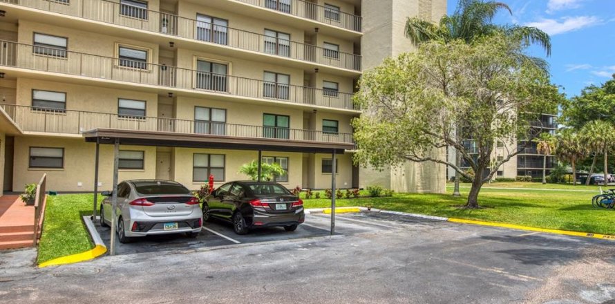 Condo in Clearwater, Florida, 3 bedrooms № 1770075