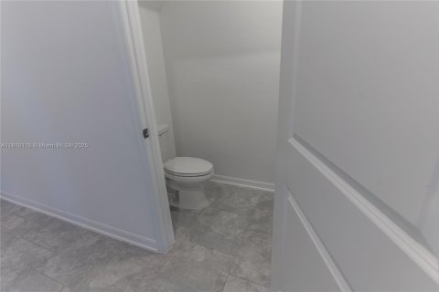 House in Winter Haven, Florida 5 bedrooms, 205.78 sq.m. № 1770577 - photo 5