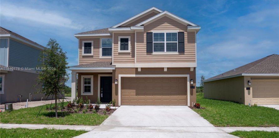 House in Winter Haven, Florida 5 bedrooms, 205.78 sq.m. № 1770577
