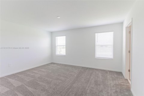 House in Winter Haven, Florida 5 bedrooms, 205.78 sq.m. № 1770577 - photo 18