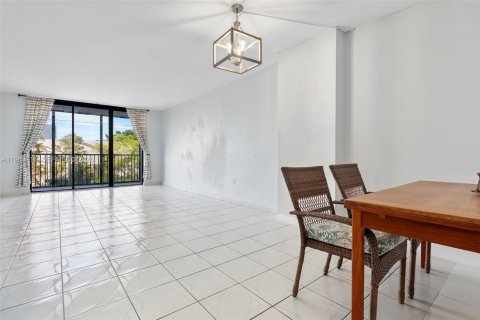 Купить виллу или дом в Норт-Майами, Флорида 2 спальни, 92.53м2, № 2052146 - фото 9