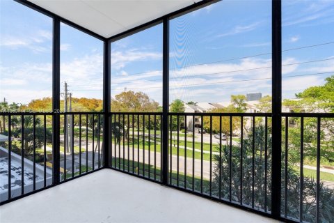 Купить виллу или дом в Норт-Майами, Флорида 2 спальни, 92.53м2, № 2052146 - фото 6
