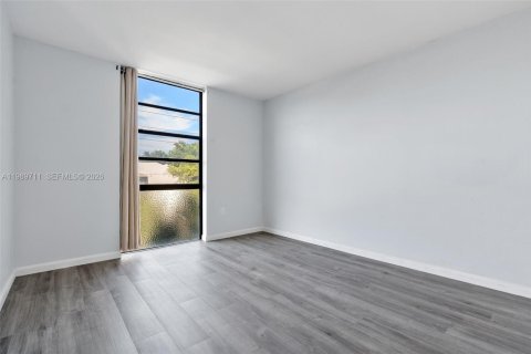 Купить виллу или дом в Норт-Майами, Флорида 2 спальни, 92.53м2, № 2052146 - фото 24