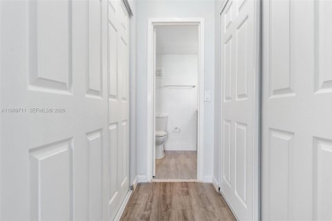 Купить виллу или дом в Норт-Майами, Флорида 2 спальни, 92.53м2, № 2052146 - фото 18