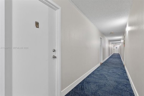 Купить виллу или дом в Норт-Майами, Флорида 2 спальни, 92.53м2, № 2052146 - фото 2