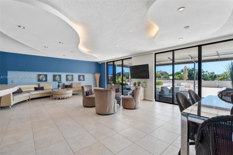 Купить виллу или дом в Норт-Майами, Флорида 2 спальни, 92.53м2, № 2052146 - фото 29