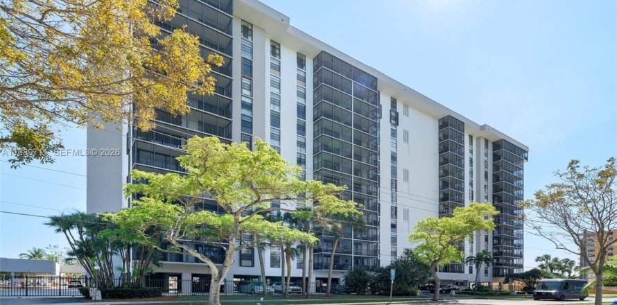 Дом в Норт-Майами, Флорида 2 спальни, 92.53м2 № 2052146