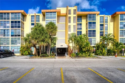 Снять в аренду кондоминиум в Санни-Айлс-Бич, Флорида 1 спальня, 50.72м2, № 1991477 - фото 27