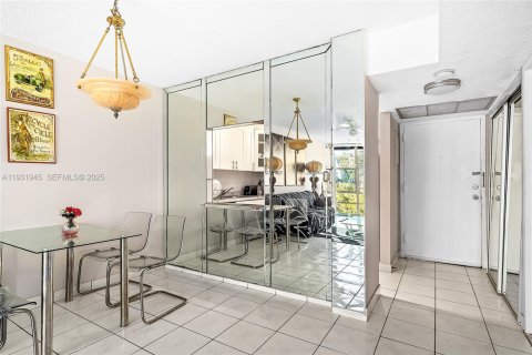 Снять в аренду кондоминиум в Санни-Айлс-Бич, Флорида 1 спальня, 50.72м2, № 1991477 - фото 5