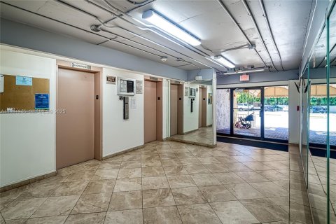 Снять в аренду кондоминиум в Санни-Айлс-Бич, Флорида 1 спальня, 50.72м2, № 1991477 - фото 24